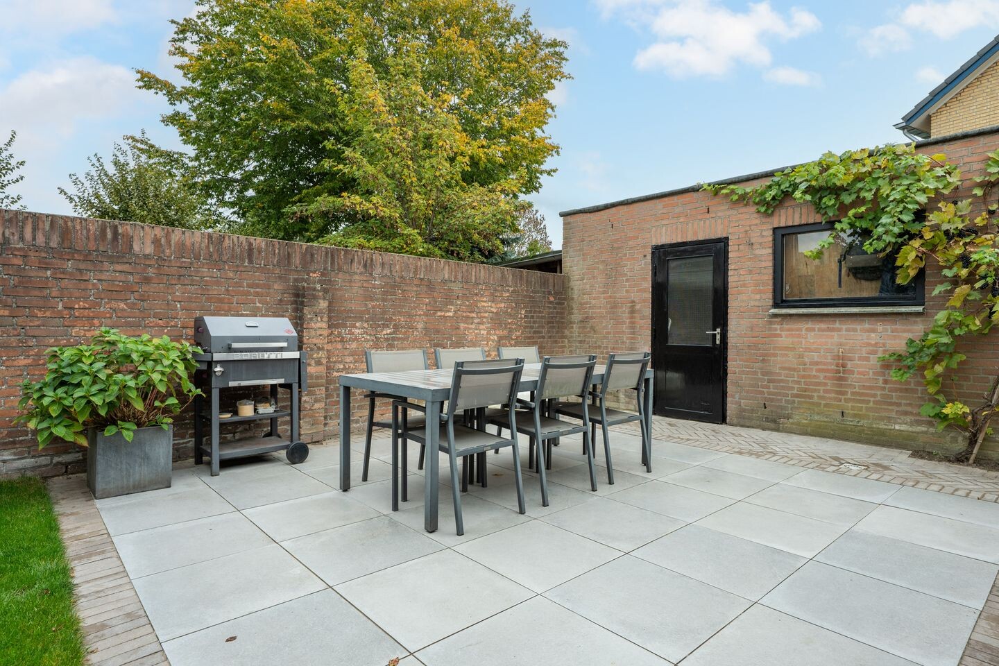 Twee-onder-één-kap te koop: Dorpstraat 93, Buchten