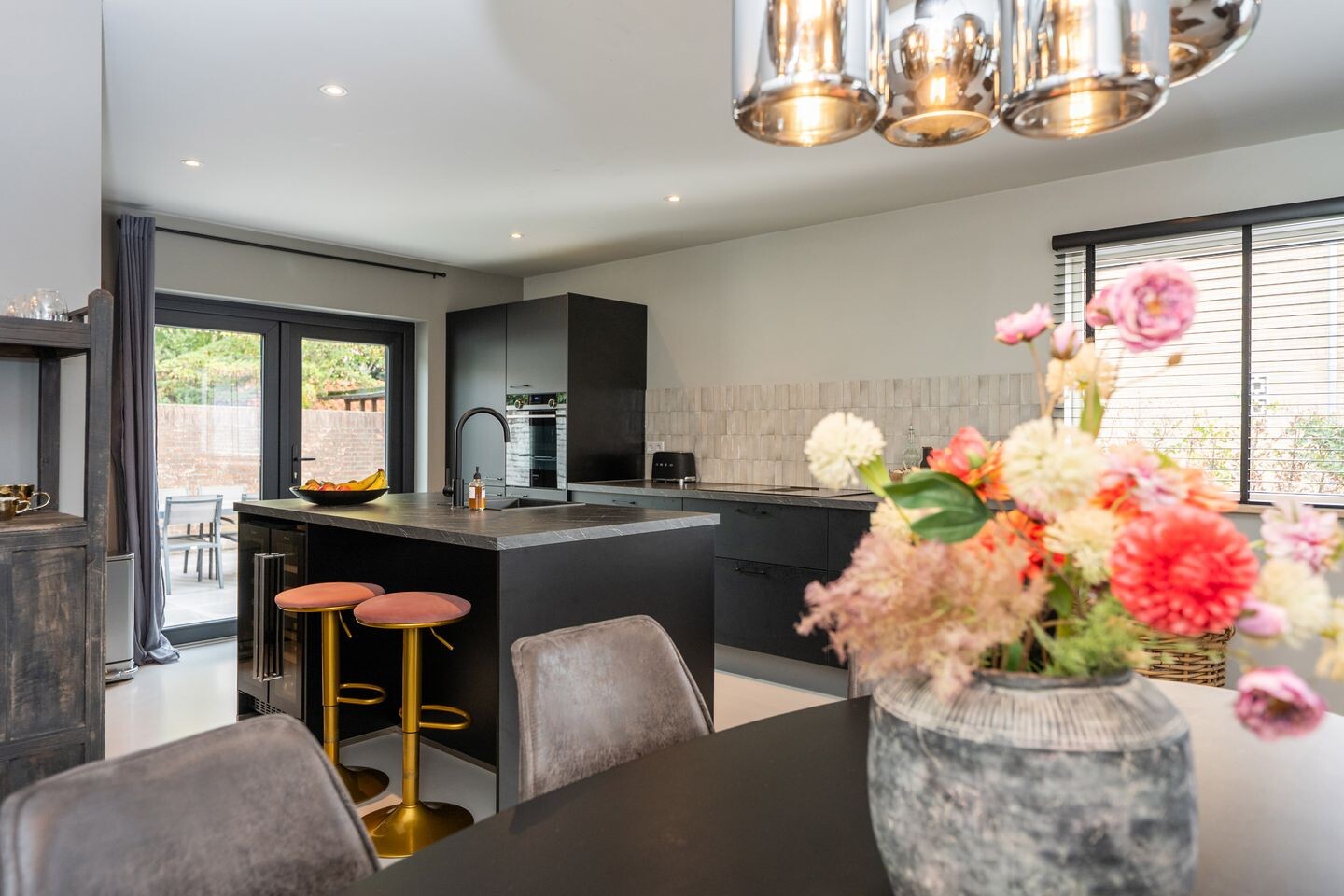 Twee-onder-één-kap te koop: Dorpstraat 93, Buchten
