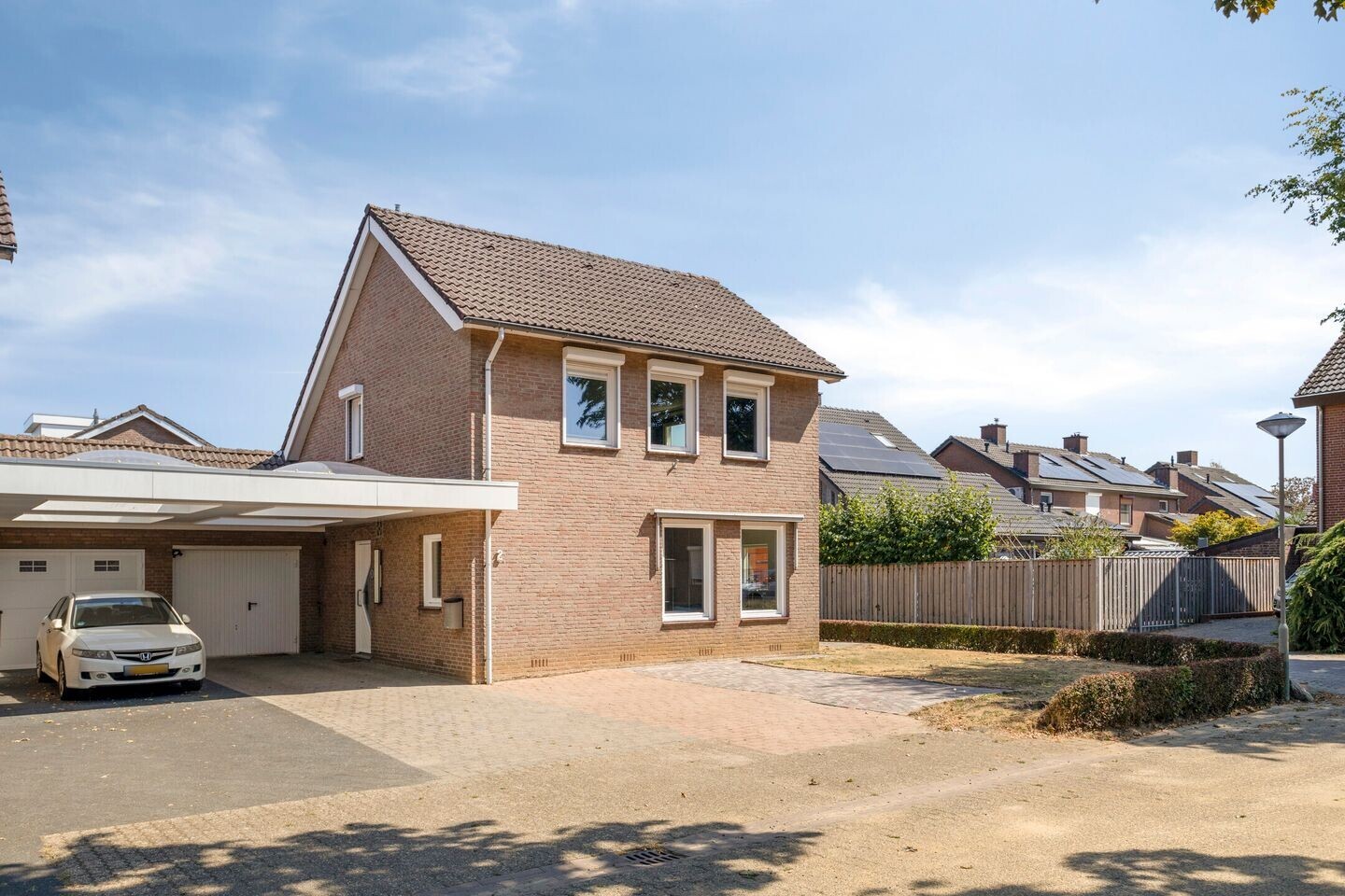 Hoekwoning te koop: Pastoor Meullenersplein 2, Obbicht
