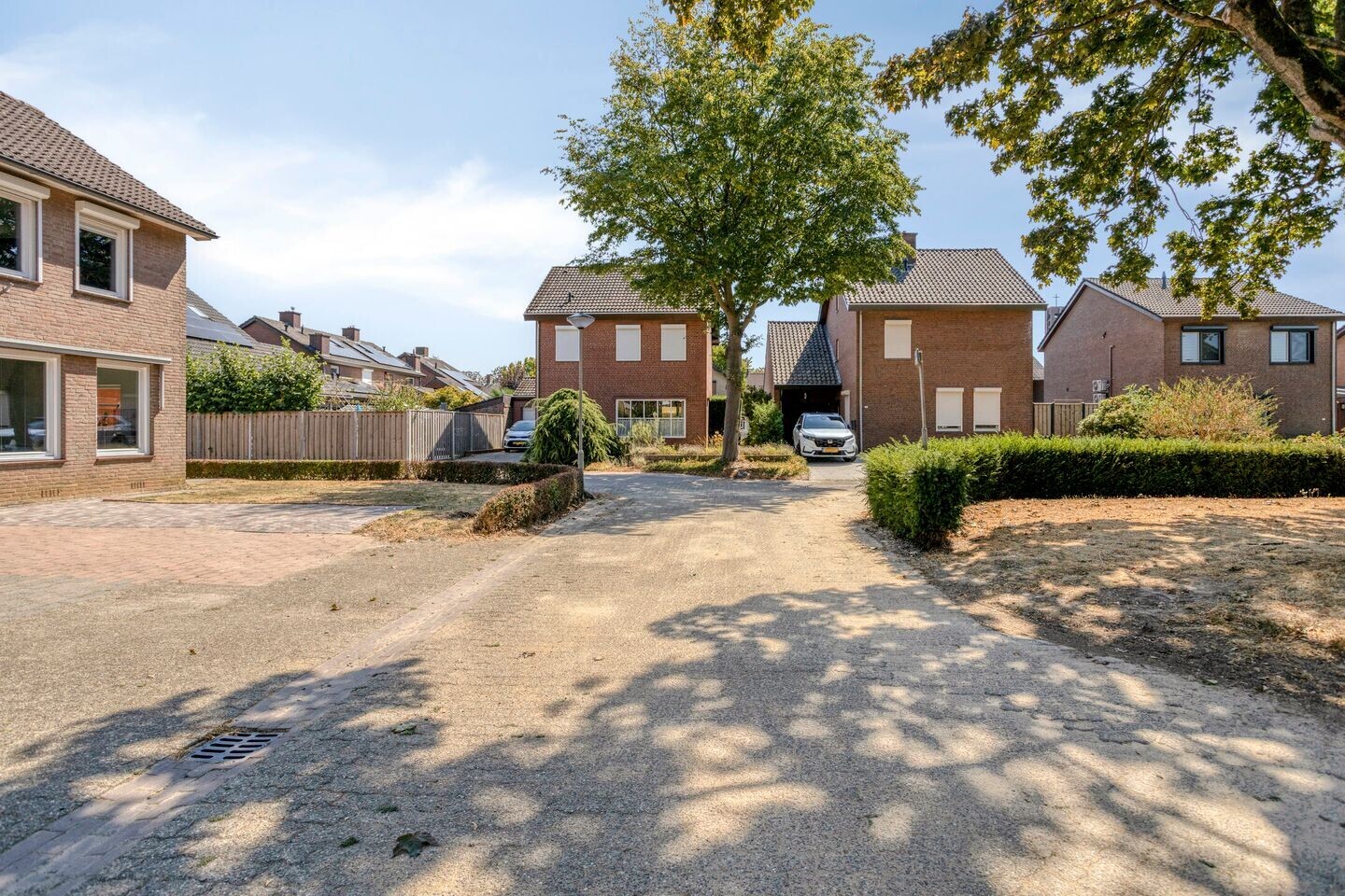 Hoekwoning te koop: Pastoor Meullenersplein 2, Obbicht