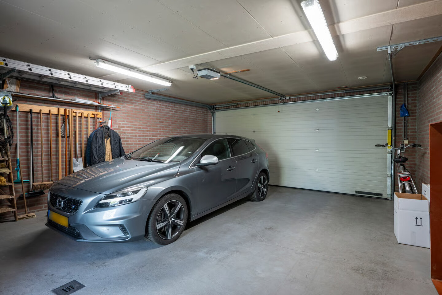 Tussenwoning te koop: Rijksweg Zuid 51, Sittard
