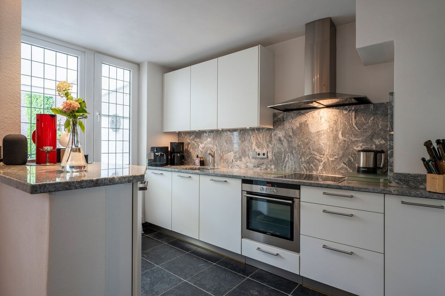 Tussenwoning te koop: Rijksweg Zuid 51, Sittard