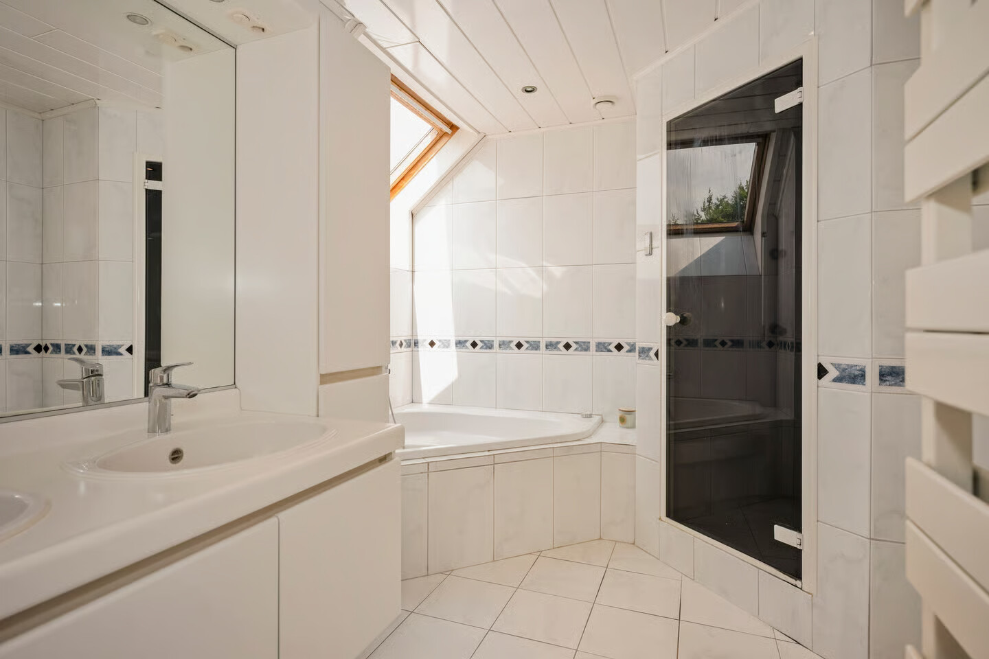 Vrijstaande woning te koop: Toon Hermanssingel 68A, Sittard