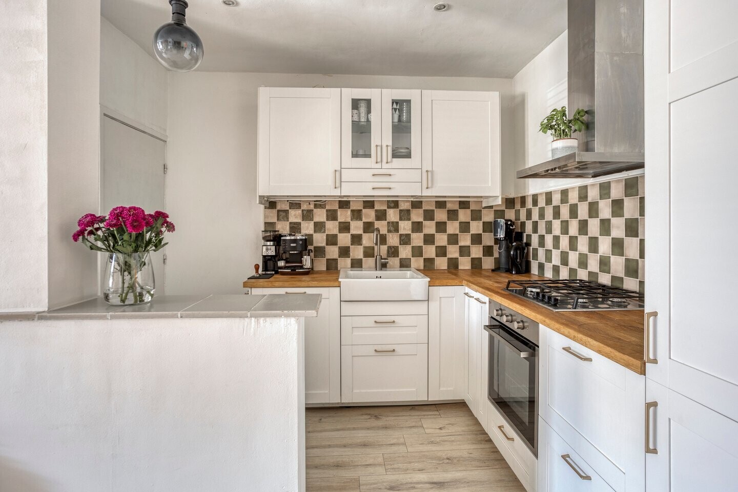 Tussenwoning te koop: Resedastraat 37, Sittard