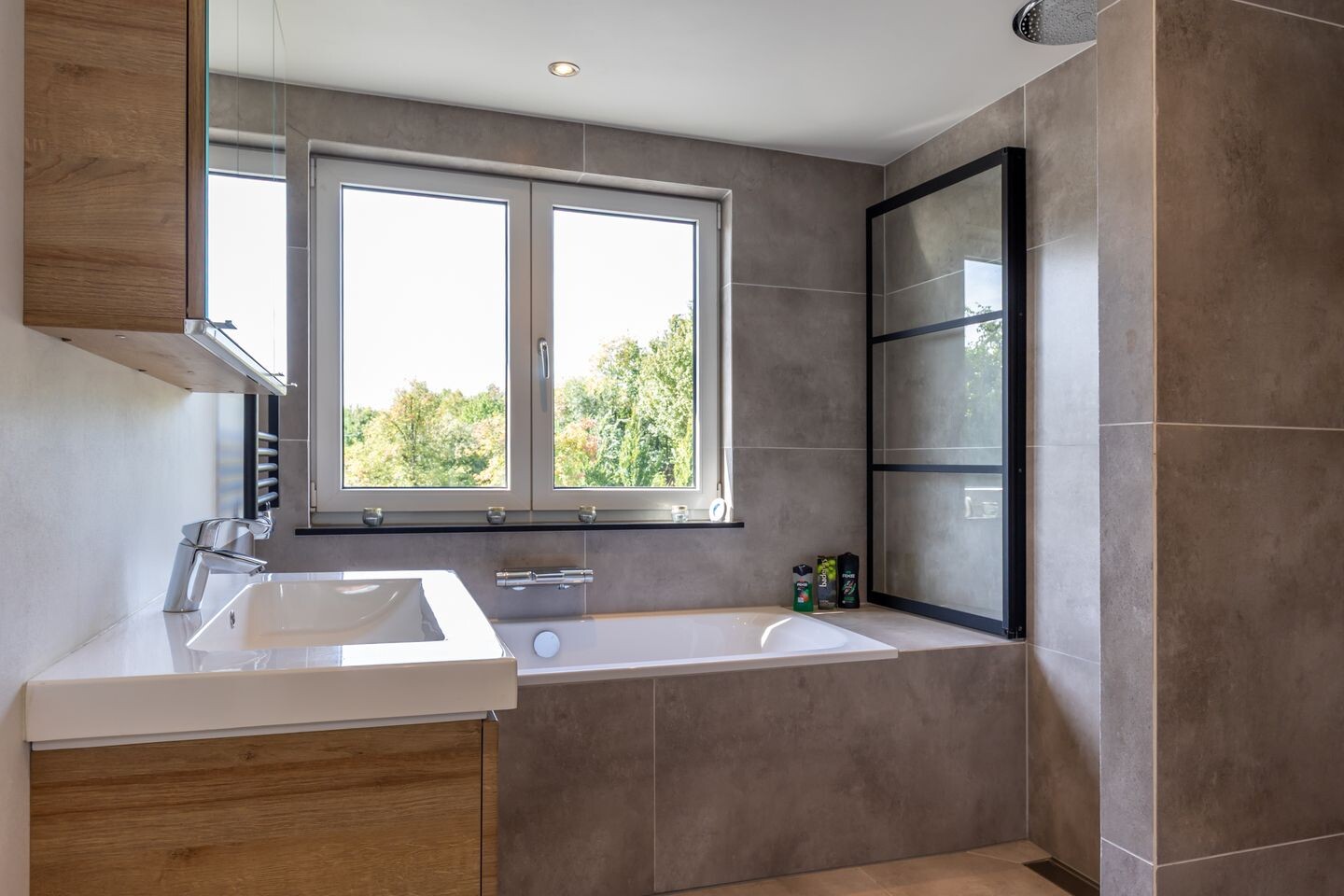 Hoekwoning te koop: Op de Kraonkel 115, Geleen