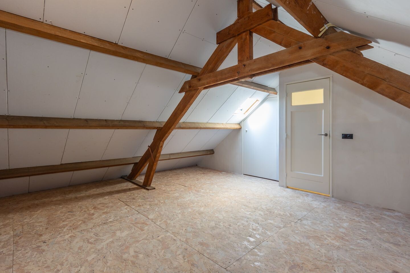 Hoekwoning te koop: Op de Kraonkel 115, Geleen