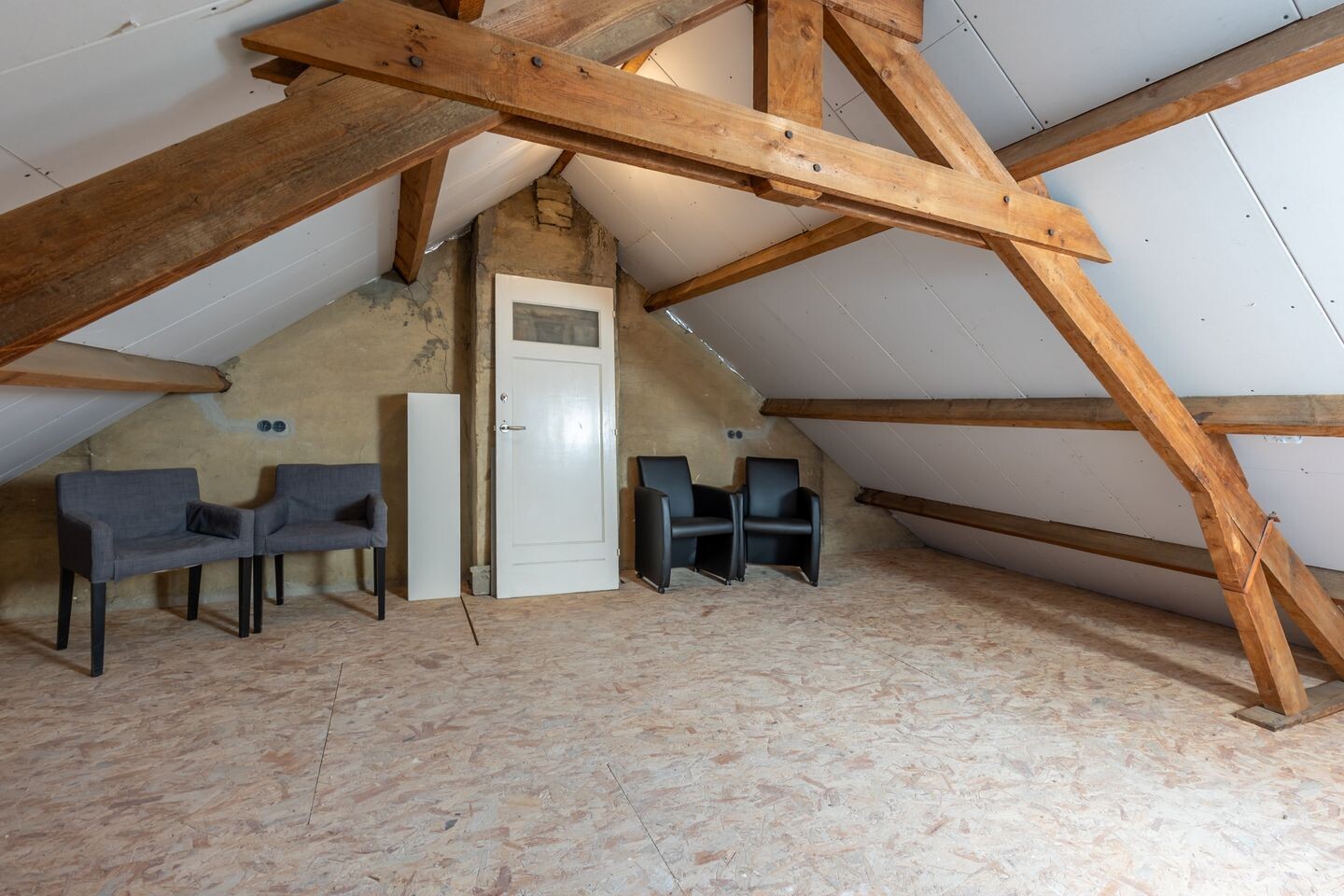 Hoekwoning te koop: Op de Kraonkel 115, Geleen