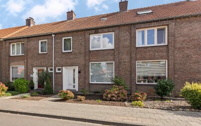 Pastoor van Eijsstraat 27