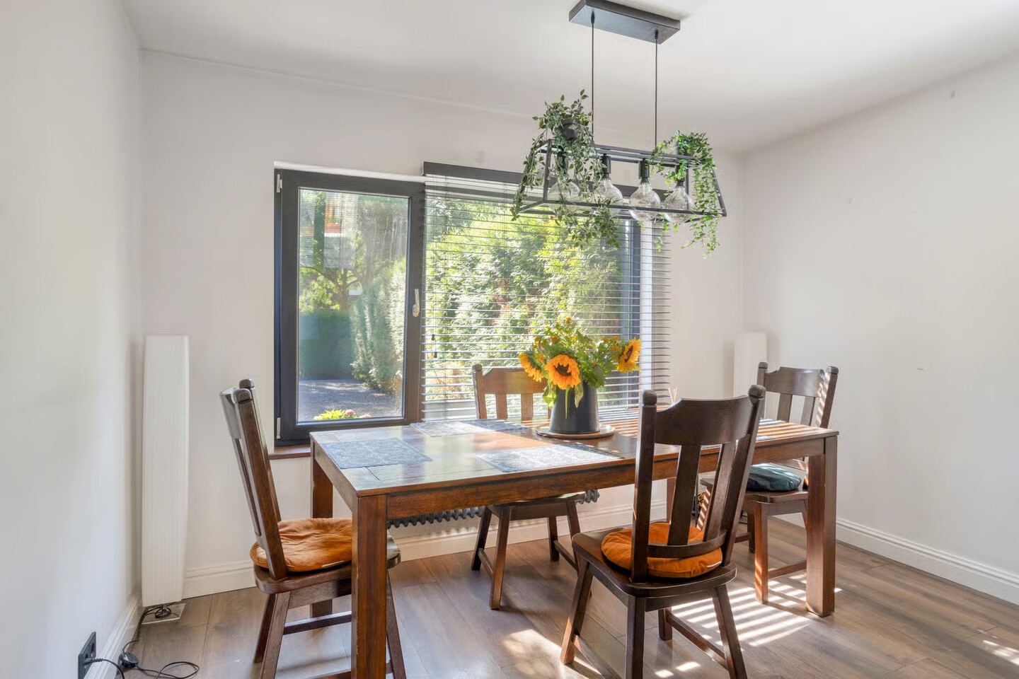 Twee-onder-één-kap te koop: Jupiterstraat 11, Geleen