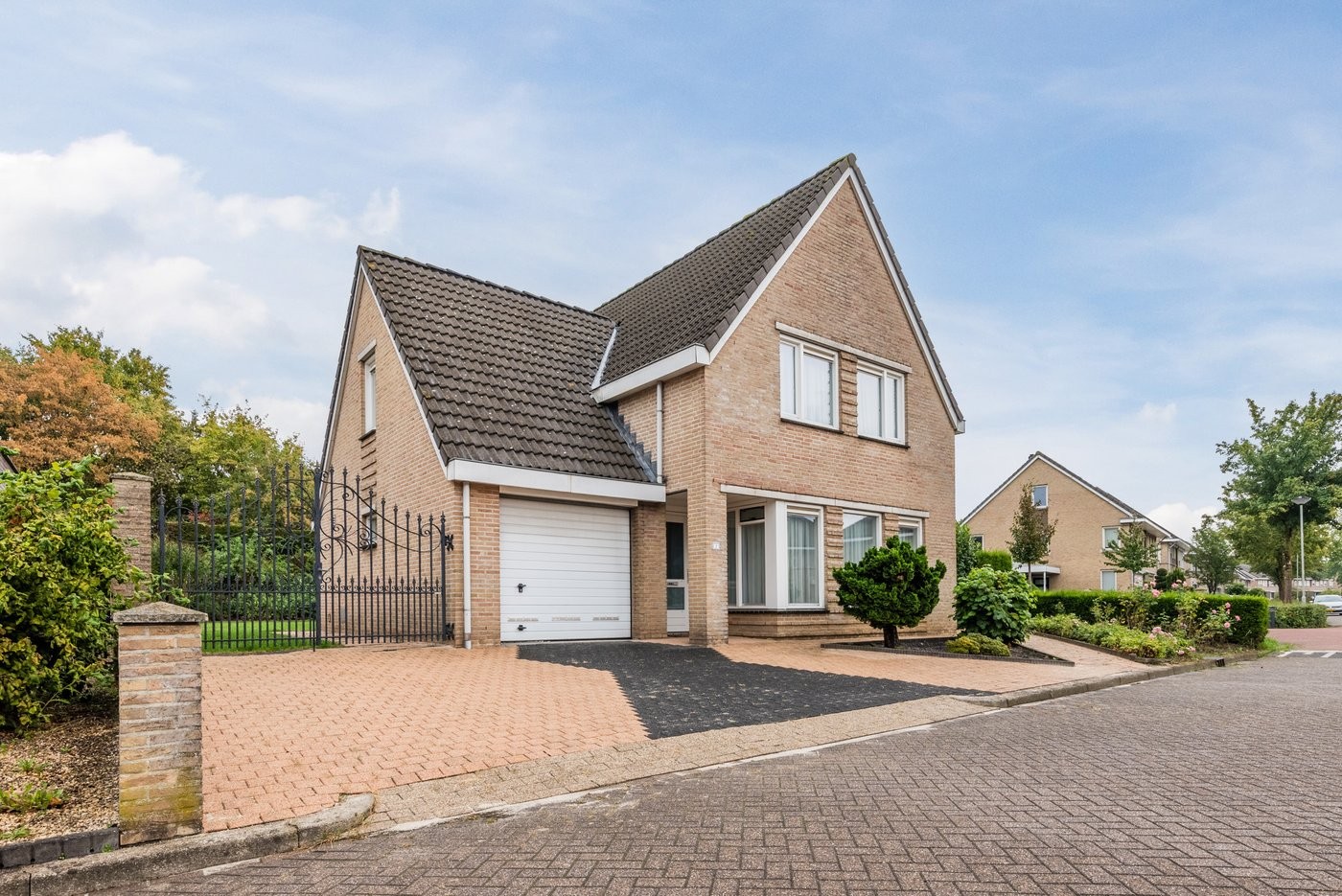 Vrijstaande woning te koop: Forsythiastraat 2, Geleen