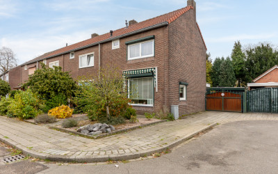 Mezenstraat 15