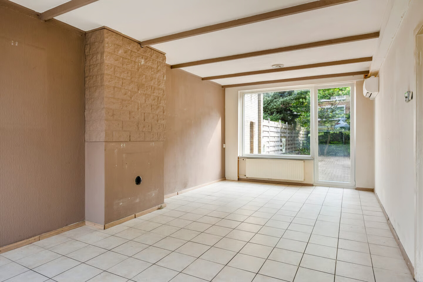 Tussenwoning te koop: Haesselderstraat 21, Geleen