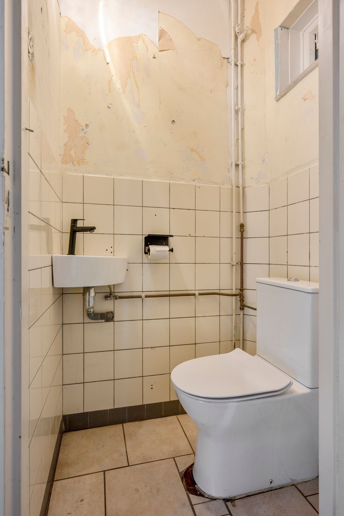 Tussenwoning te koop: Haesselderstraat 21, Geleen