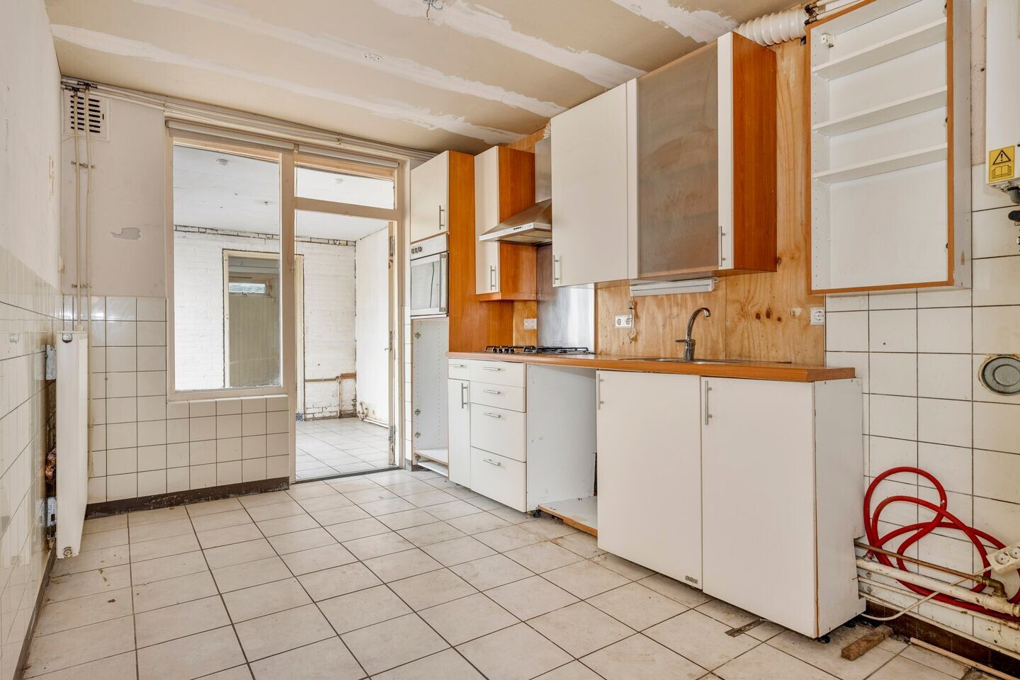 Tussenwoning te koop: Haesselderstraat 21, Geleen
