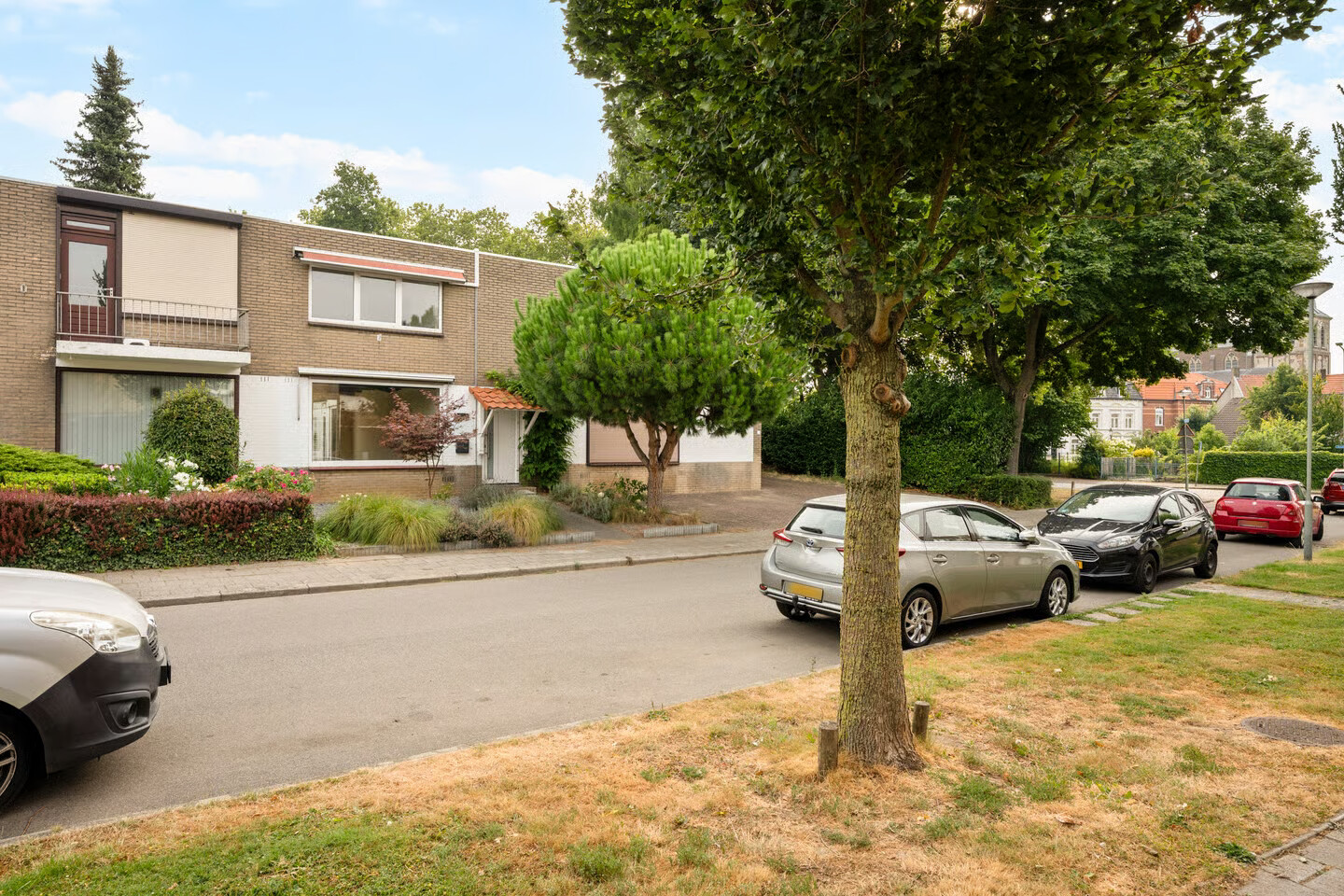 Tussenwoning te koop: Haesselderstraat 21, Geleen