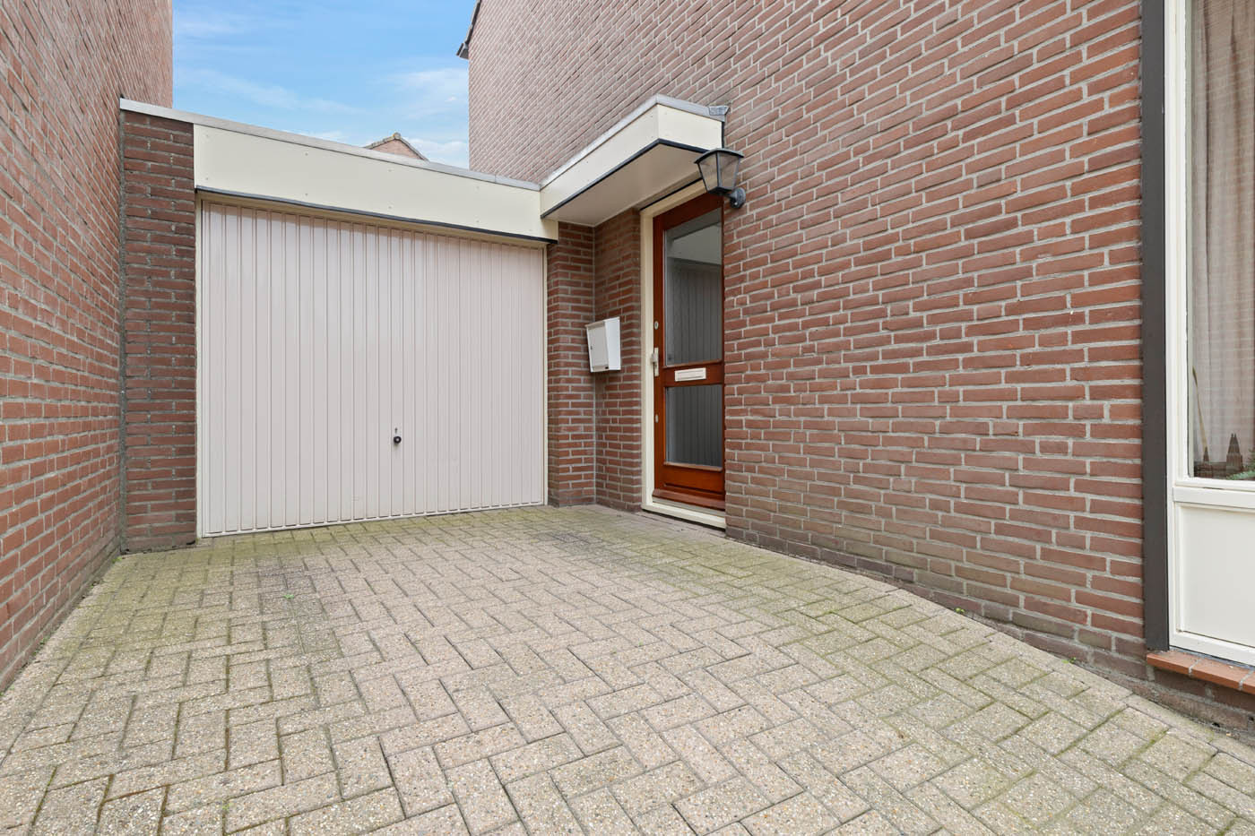 Tussenwoning te koop: Sijzenhof 30, Elsloo