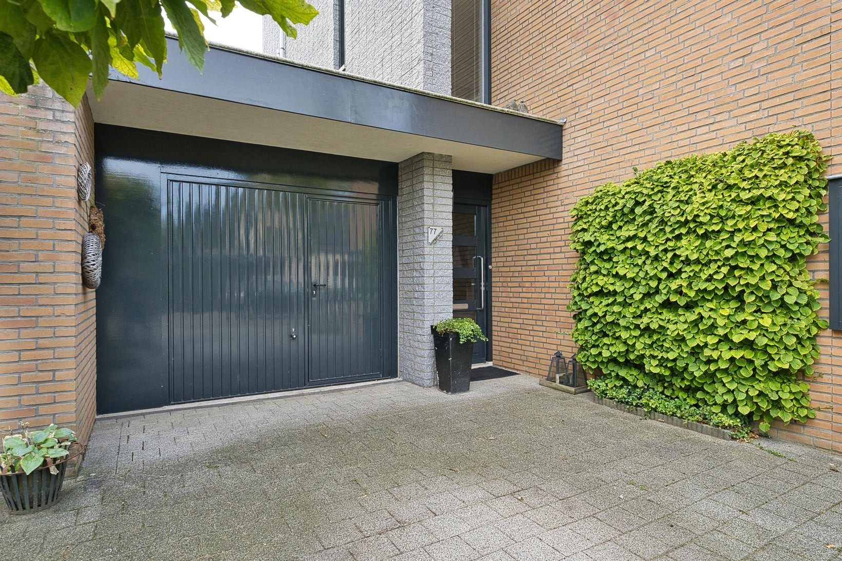 Tussenwoning te koop: Aronskelk 77, Elsloo