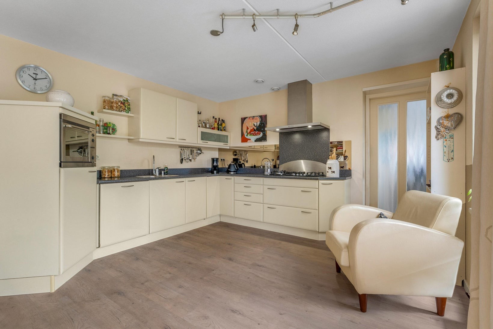 Tussenwoning te koop: Aronskelk 77, Elsloo