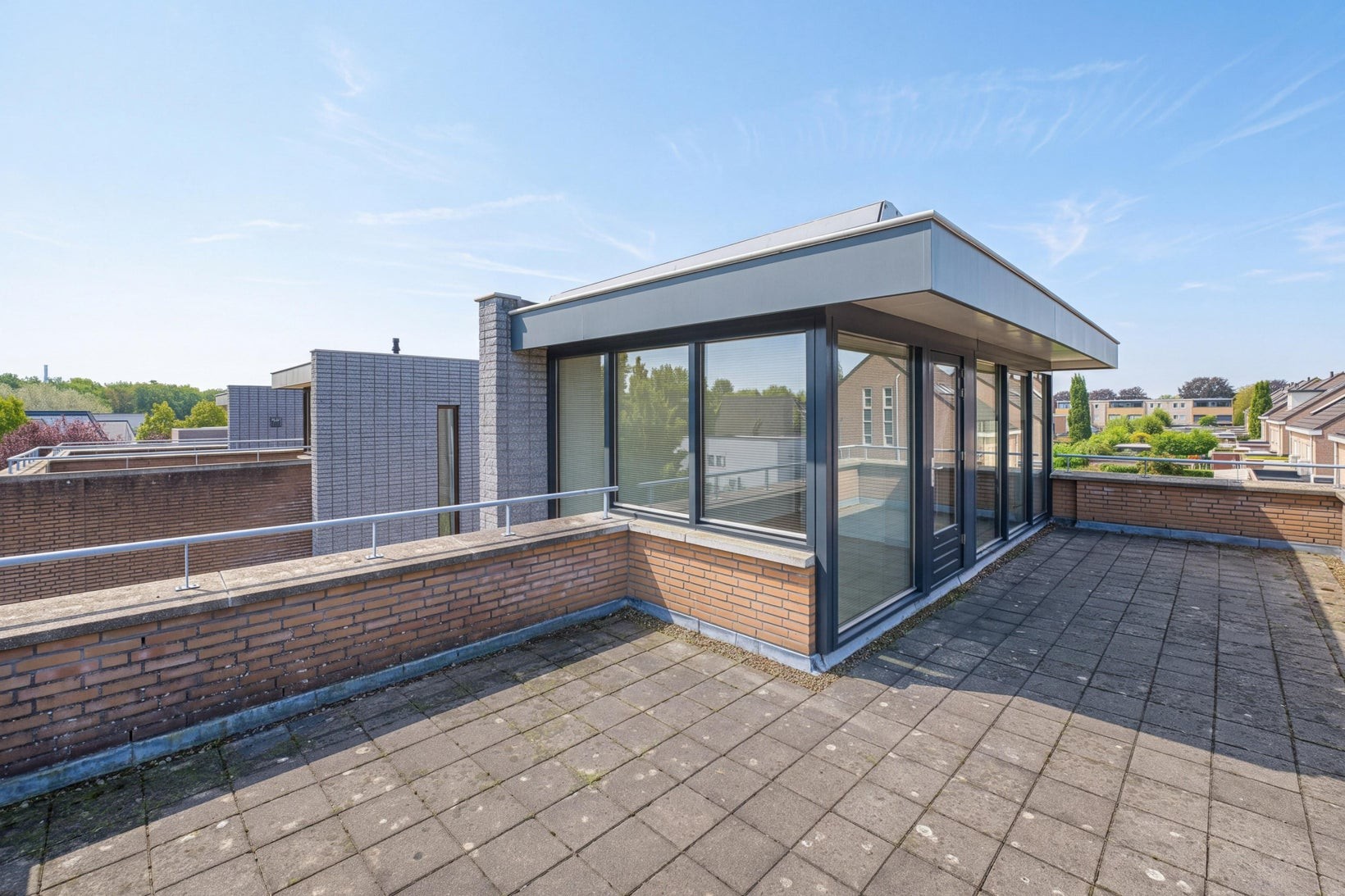 Tussenwoning te koop: Aronskelk 77, Elsloo