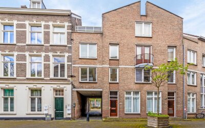 Sint Teunis. 11-B