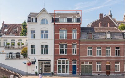 Het Bat 23-D