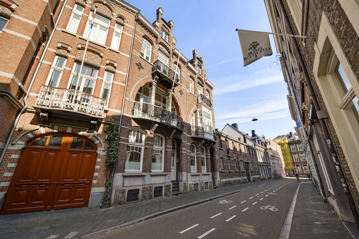 Tussenwoning te koop: Papenstraat 4C, Maastricht