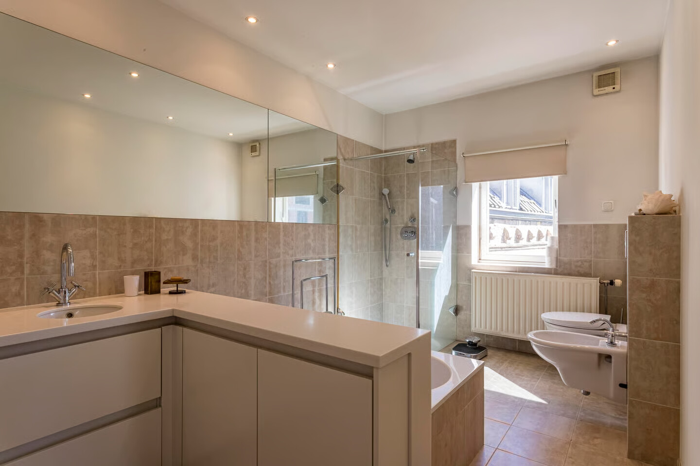 Appartement te koop: Henric van Veldekeplein 21, Maastricht