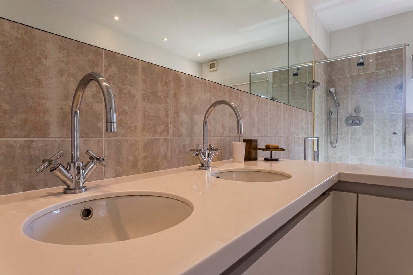 Appartement te koop: Henric van Veldekeplein 21, Maastricht