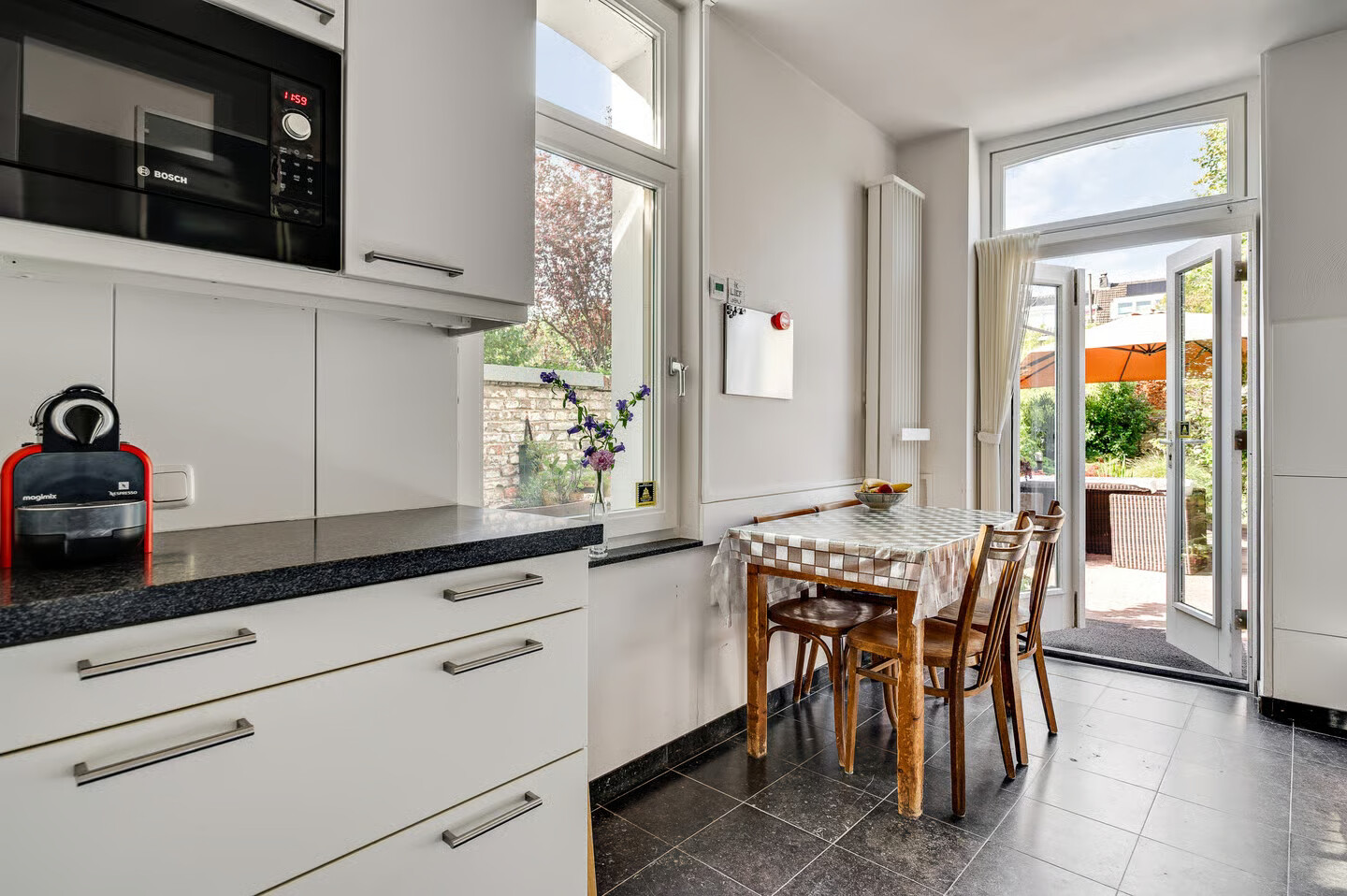Tussenwoning te koop: Lage Kanaaldijk 7, Maastricht