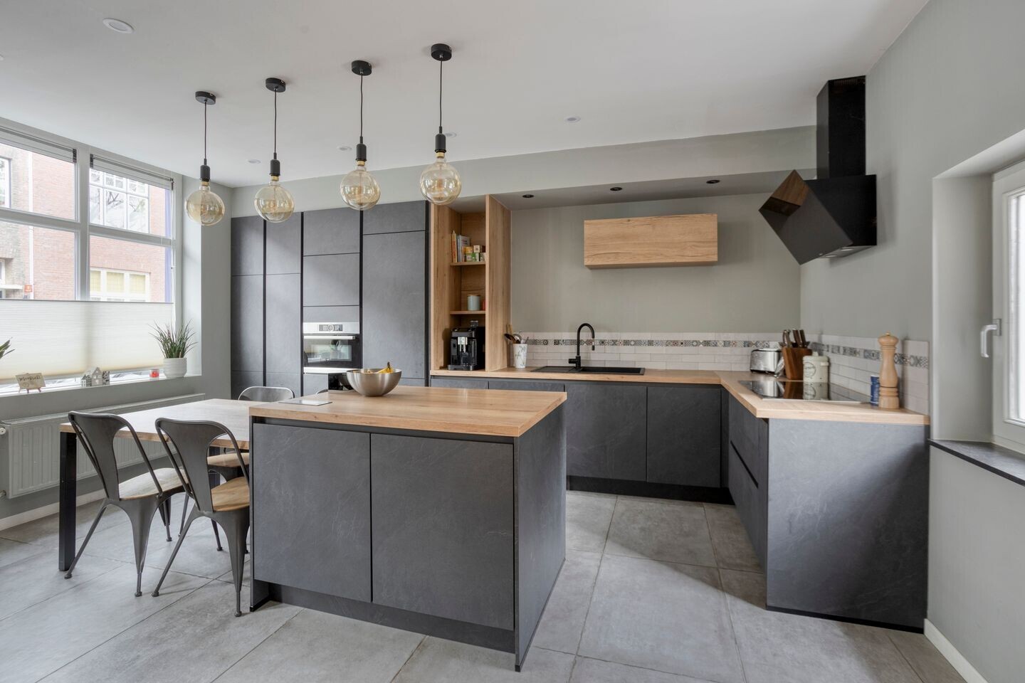 Tussenwoning te koop: Notgerusweg 1, Maastricht