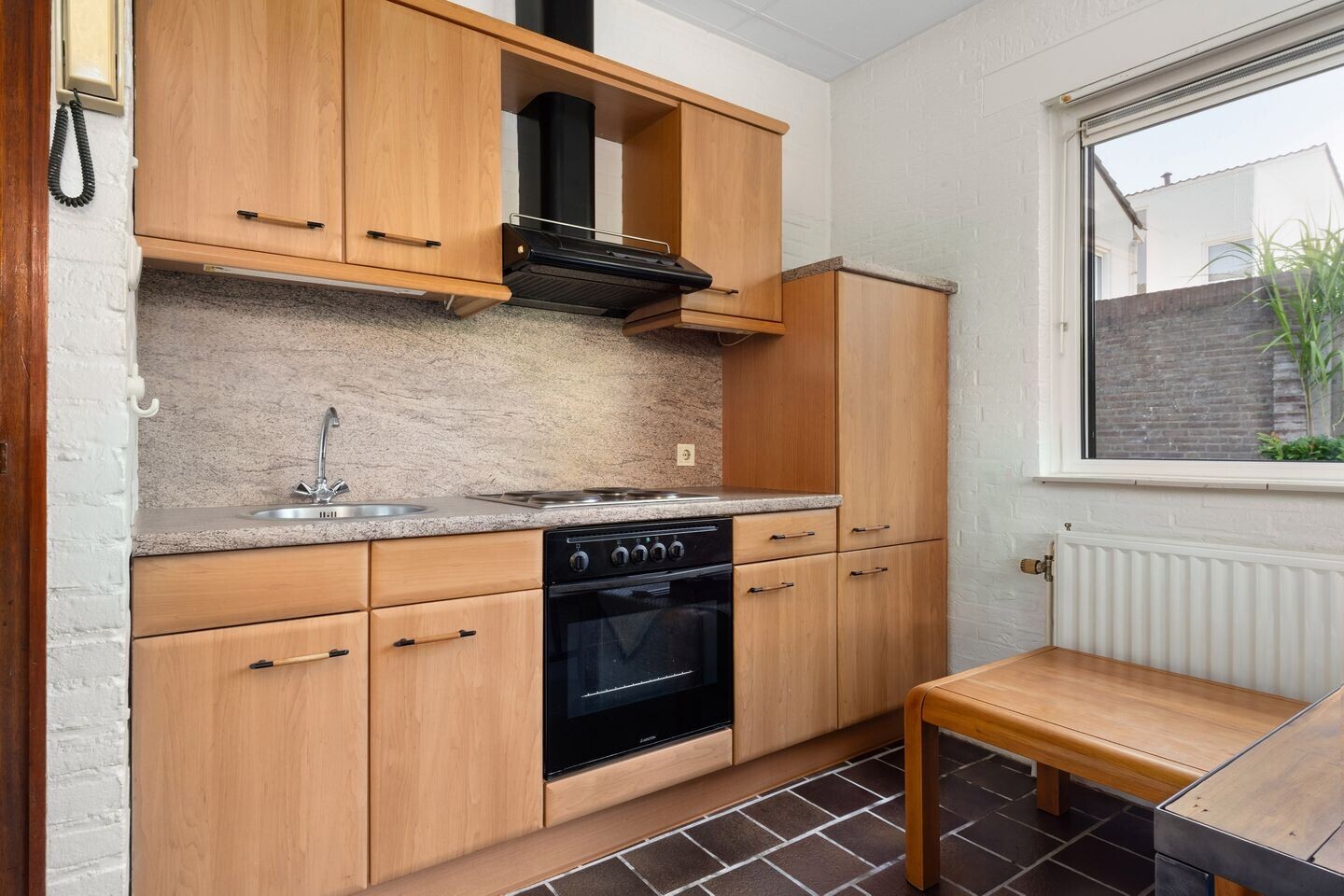 Tussenwoning te koop: Emilionlaan 54, Maastricht