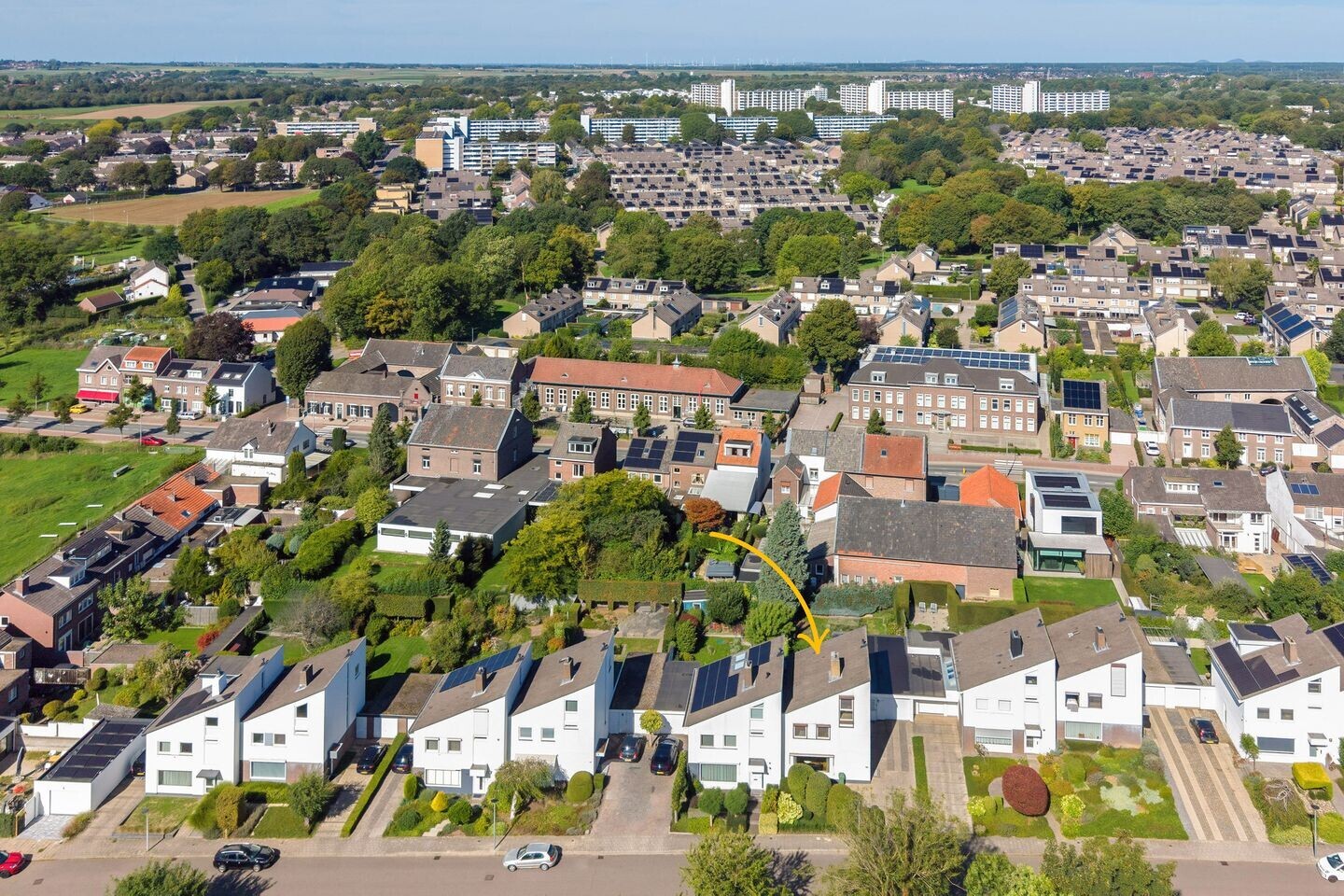 Tussenwoning te koop: Emilionlaan 54, Maastricht