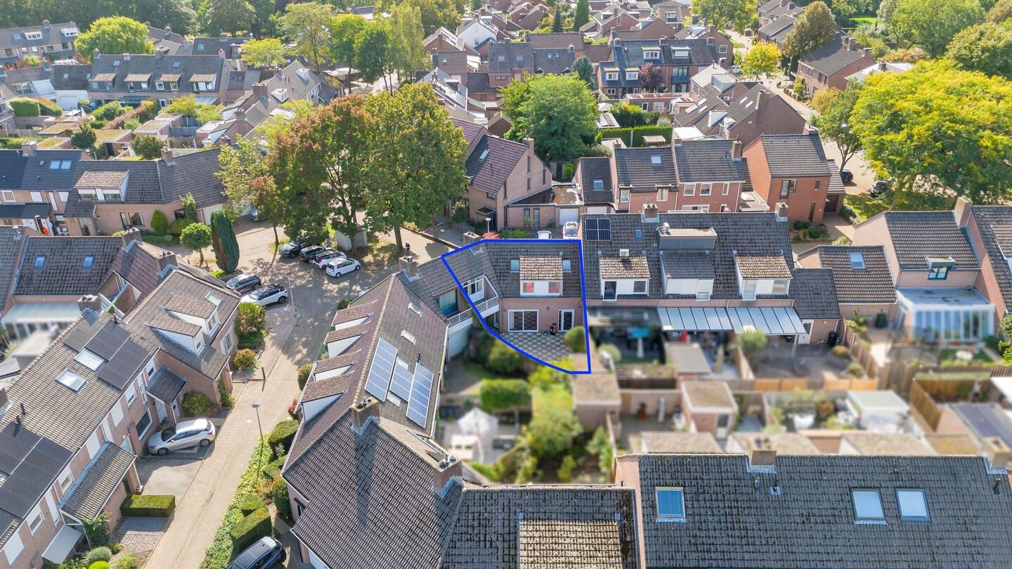Tussenwoning te koop: Titanenhof 4, Maastricht