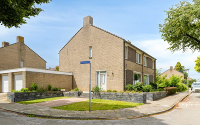 van Akenweg 113