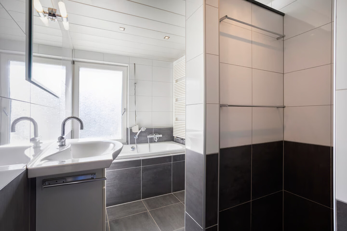 Tussenwoning te koop: Paus Leo XIII plein 7, Maastricht