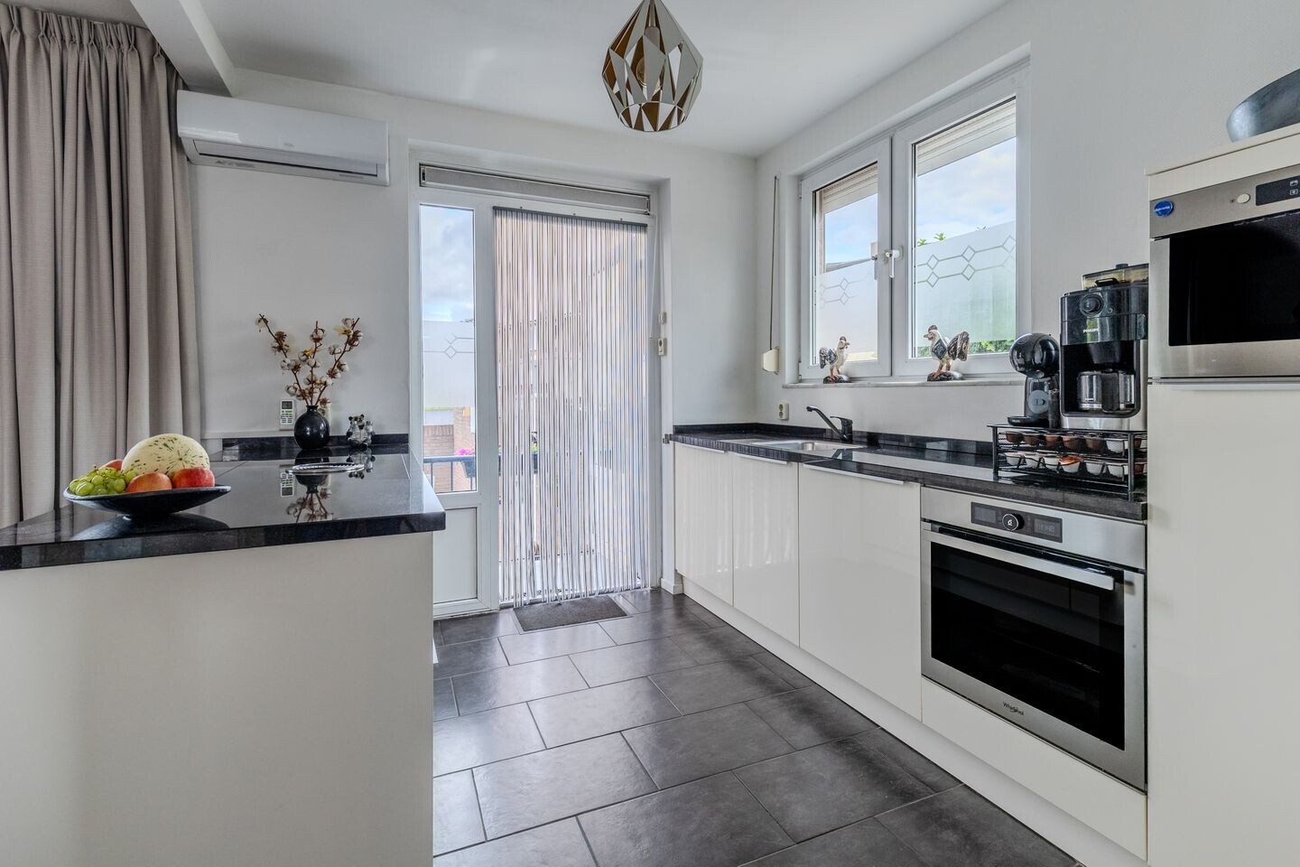 Hoekwoning te koop: Max Planckstraat 9, Maastricht