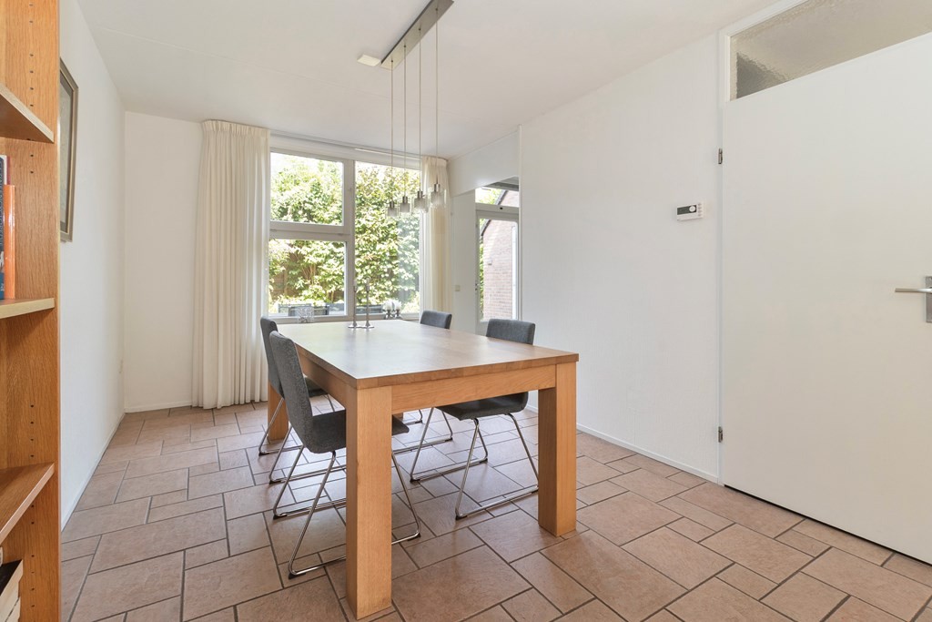 Tussenwoning te koop: Sadatdomein 12, Maastricht