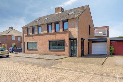 Pastoor Starmansstraat 25