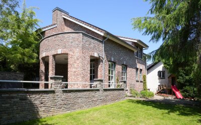 Deken Hennissenstraat 11