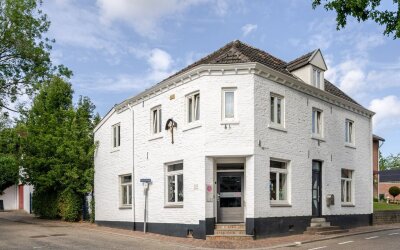Dorpsstraat 23