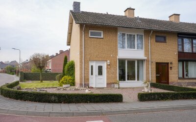 Beeklaan 13
