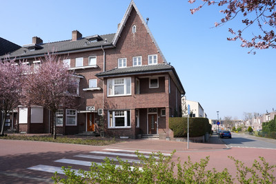 Prins Bernhardstraat 8