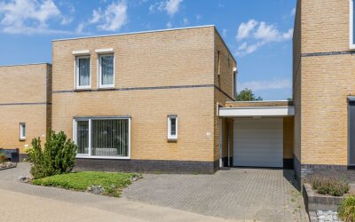 Burgemeester Rhoenstraat 15