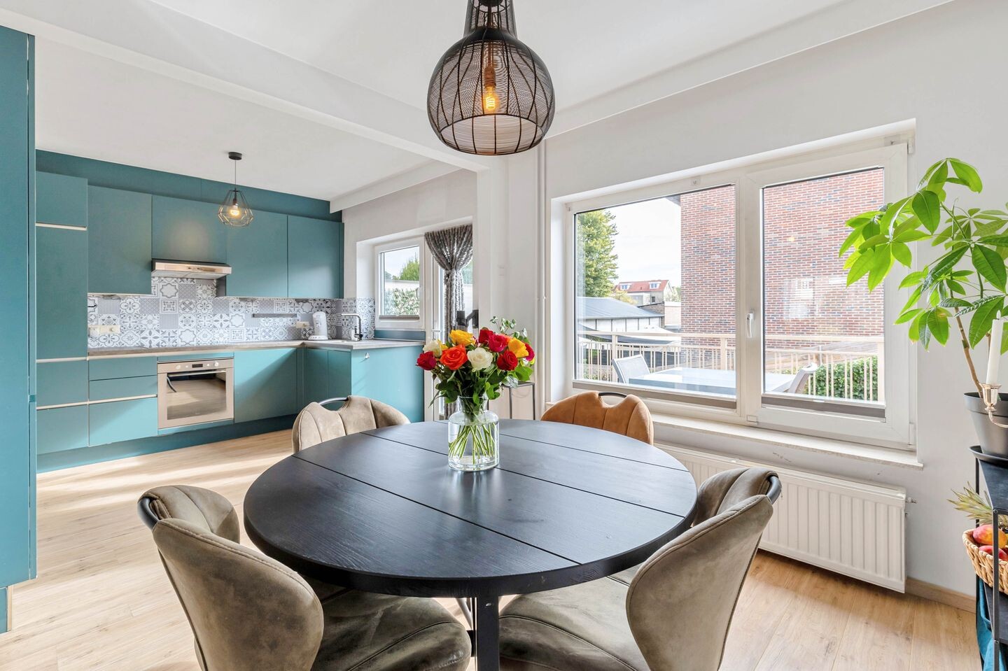 Hoekwoning te koop: Sint Gerlachplein 2, Valkenburg