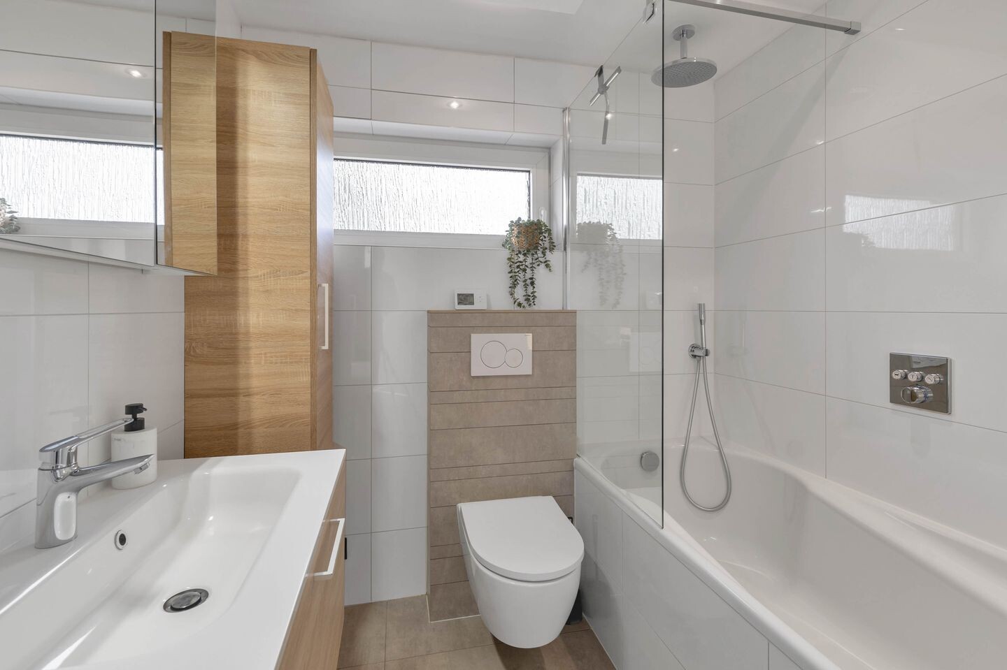 Hoekwoning te koop: Sint Gerlachplein 2, Valkenburg