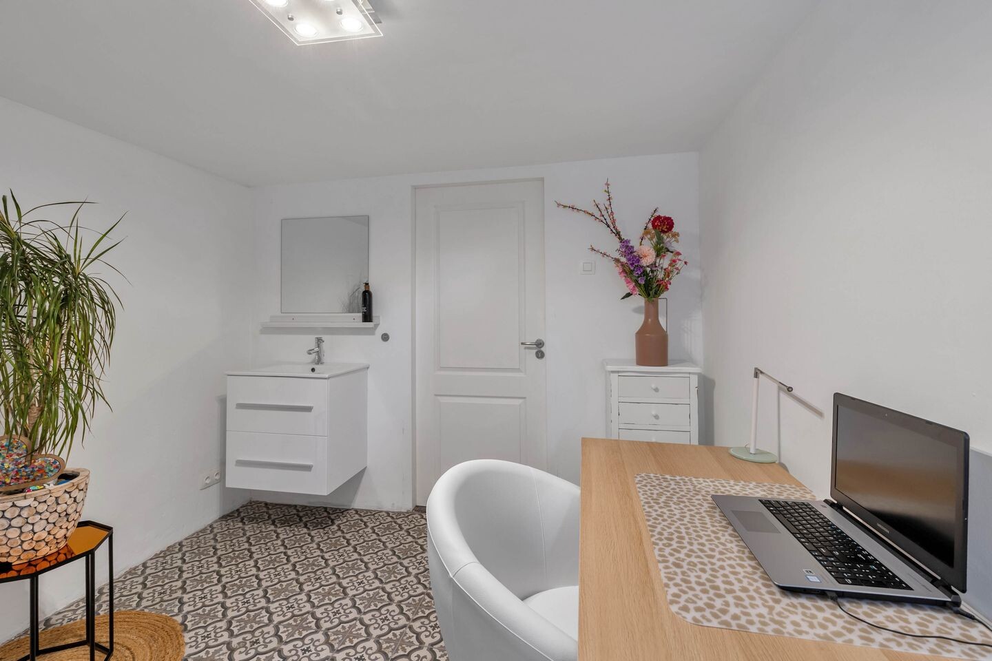 Hoekwoning te koop: Sint Gerlachplein 2, Valkenburg