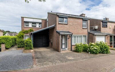 Dorpstraat 25