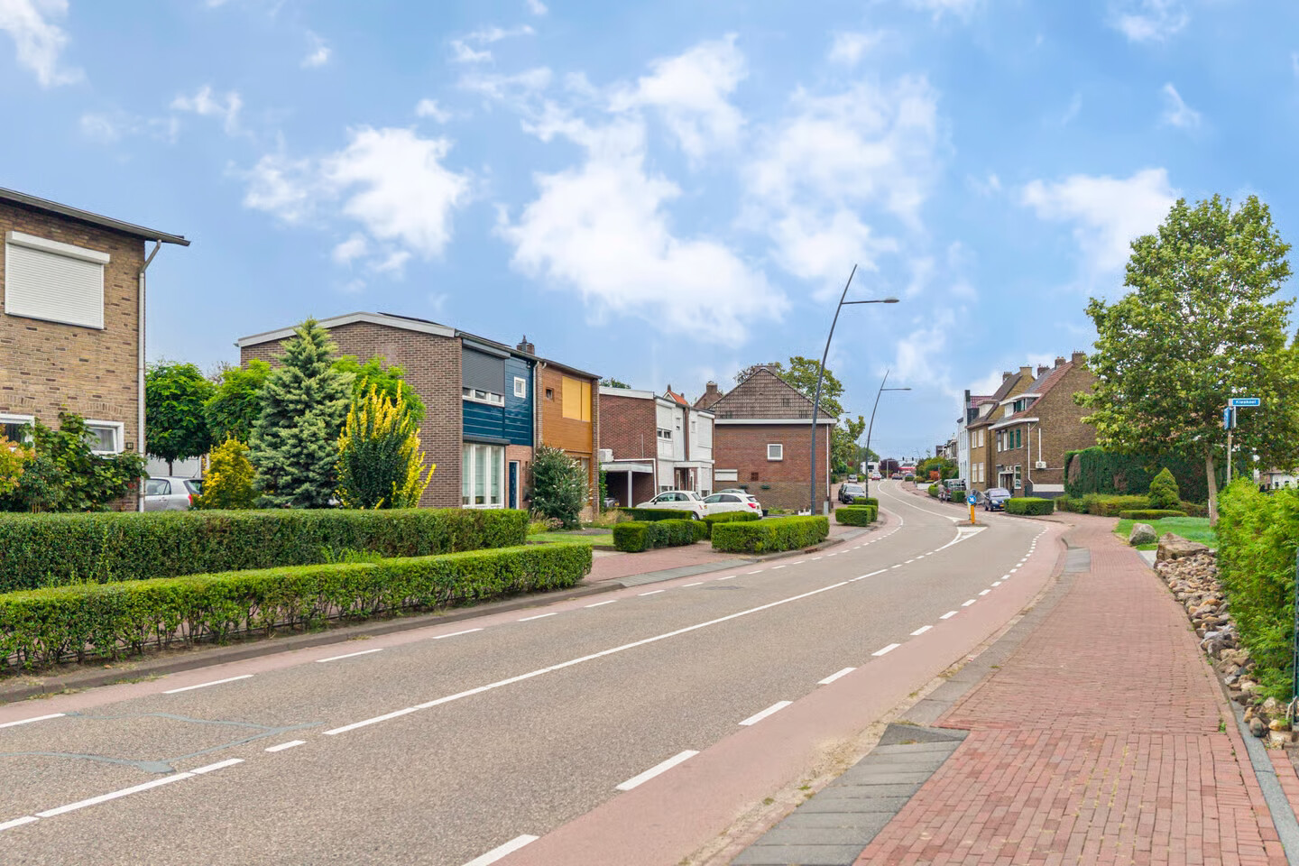 Twee-onder-één-kap te koop: Pasweg 52, Landgraaf