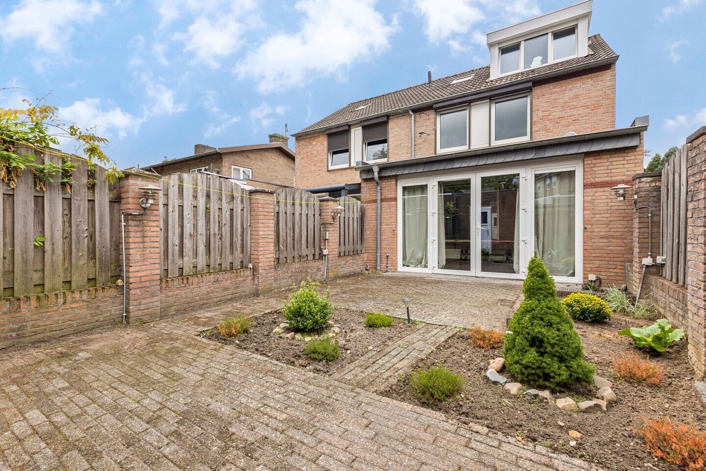 Twee-onder-één-kap te koop: Pasweg 52, Landgraaf