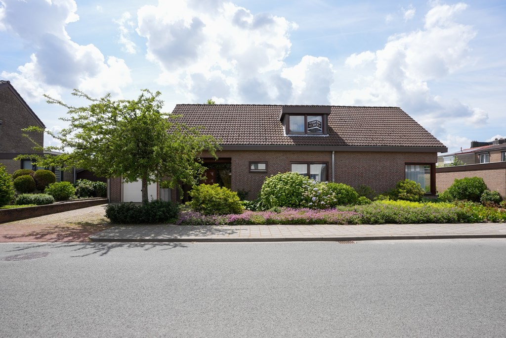 Vrijstaande woning te koop: Wattstraat 8, Landgraaf